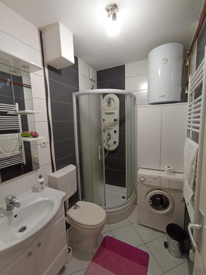 Apartman Dina Bihać Exteriör bild