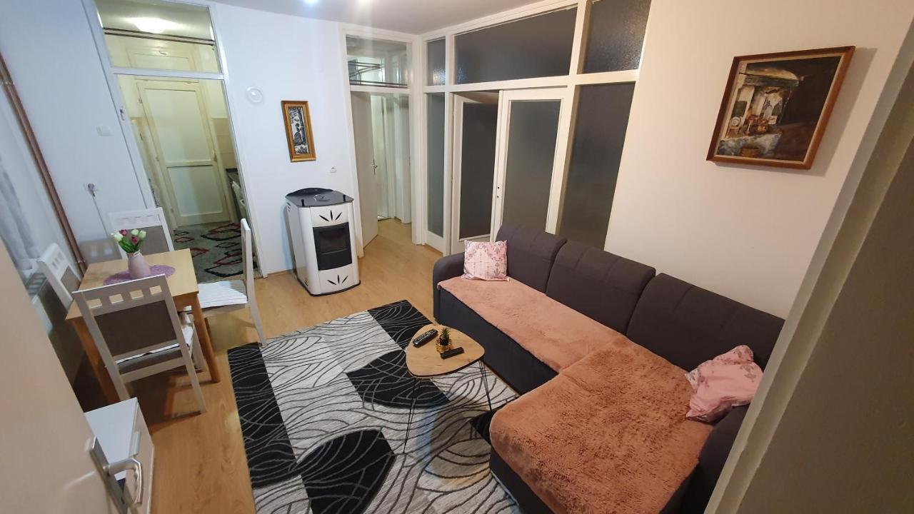 Apartman Dina Bihać Exteriör bild